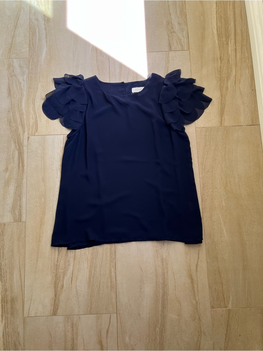 Olive & Oak Navy Petal-Sleeve Blouse